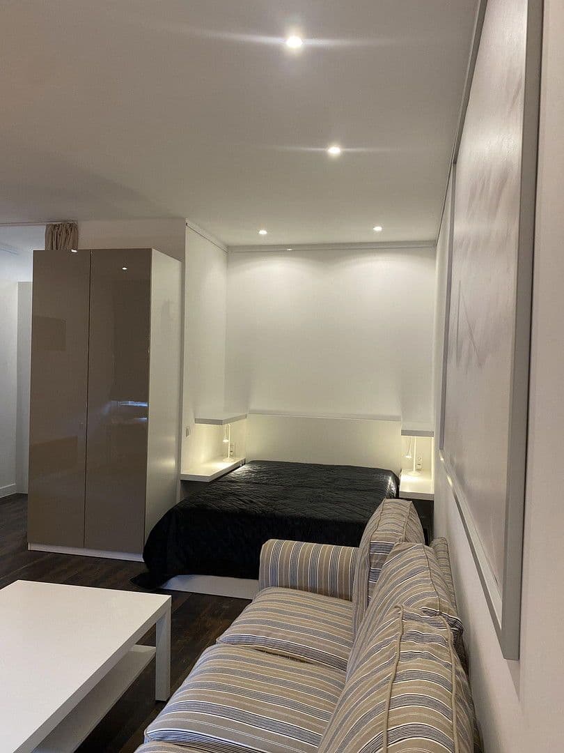 Prenájom bytu 1-izbový 42 m², Hubertusallee 6, Berlin, Berlín Prenájom bytu 1-izbový 42 m², Hubertusallee 6, Berlin, Berlín