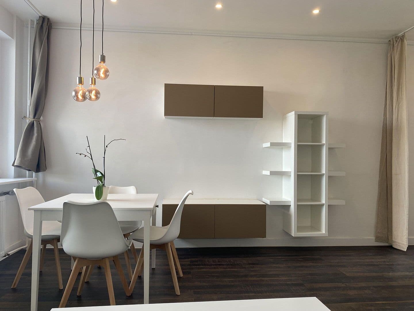 Prenájom bytu 1-izbový 42 m², Hubertusallee 6, Berlin, Berlín Prenájom bytu 1-izbový 42 m², Hubertusallee 6, Berlin, Berlín