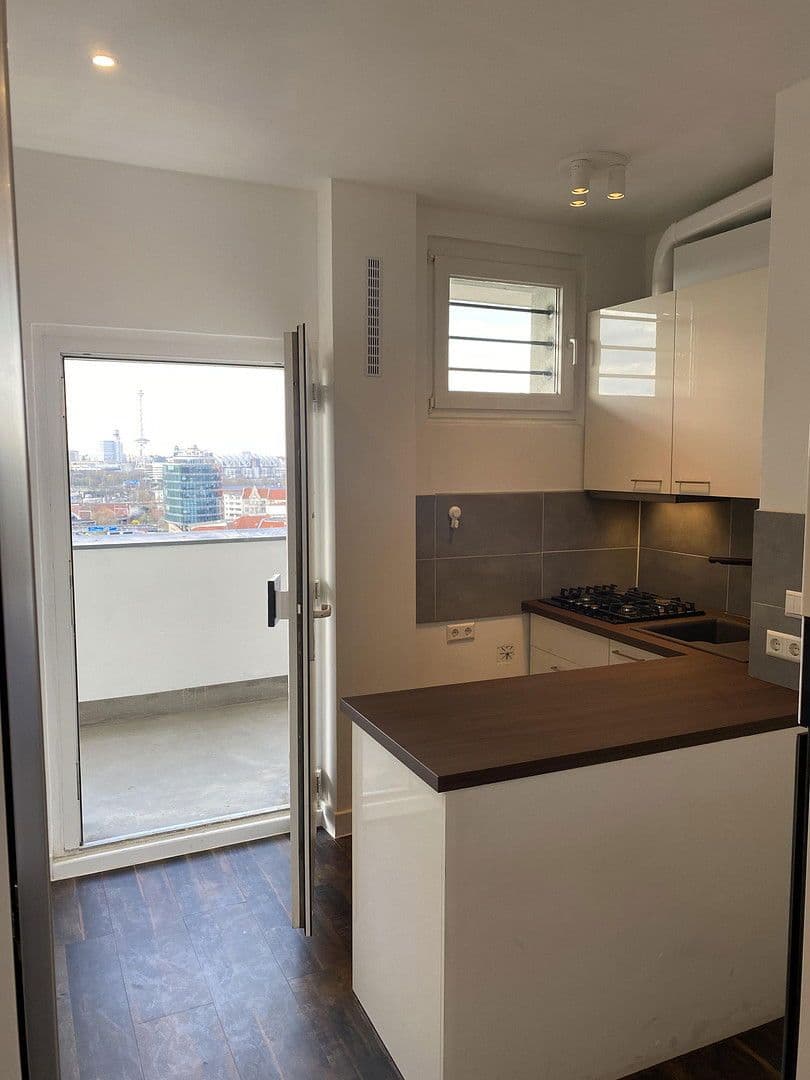 Prenájom bytu 1-izbový 42 m², Hubertusallee 6, Berlin, Berlín Prenájom bytu 1-izbový 42 m², Hubertusallee 6, Berlin, Berlín