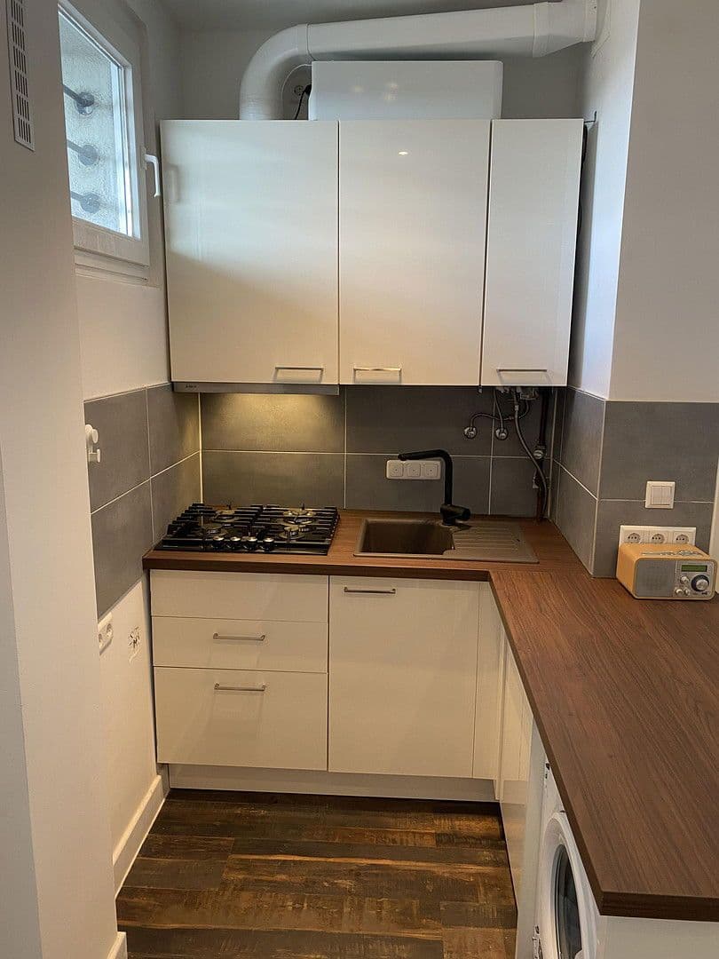 Prenájom bytu 1-izbový 42 m², Hubertusallee 6, Berlin, Berlín Prenájom bytu 1-izbový 42 m², Hubertusallee 6, Berlin, Berlín