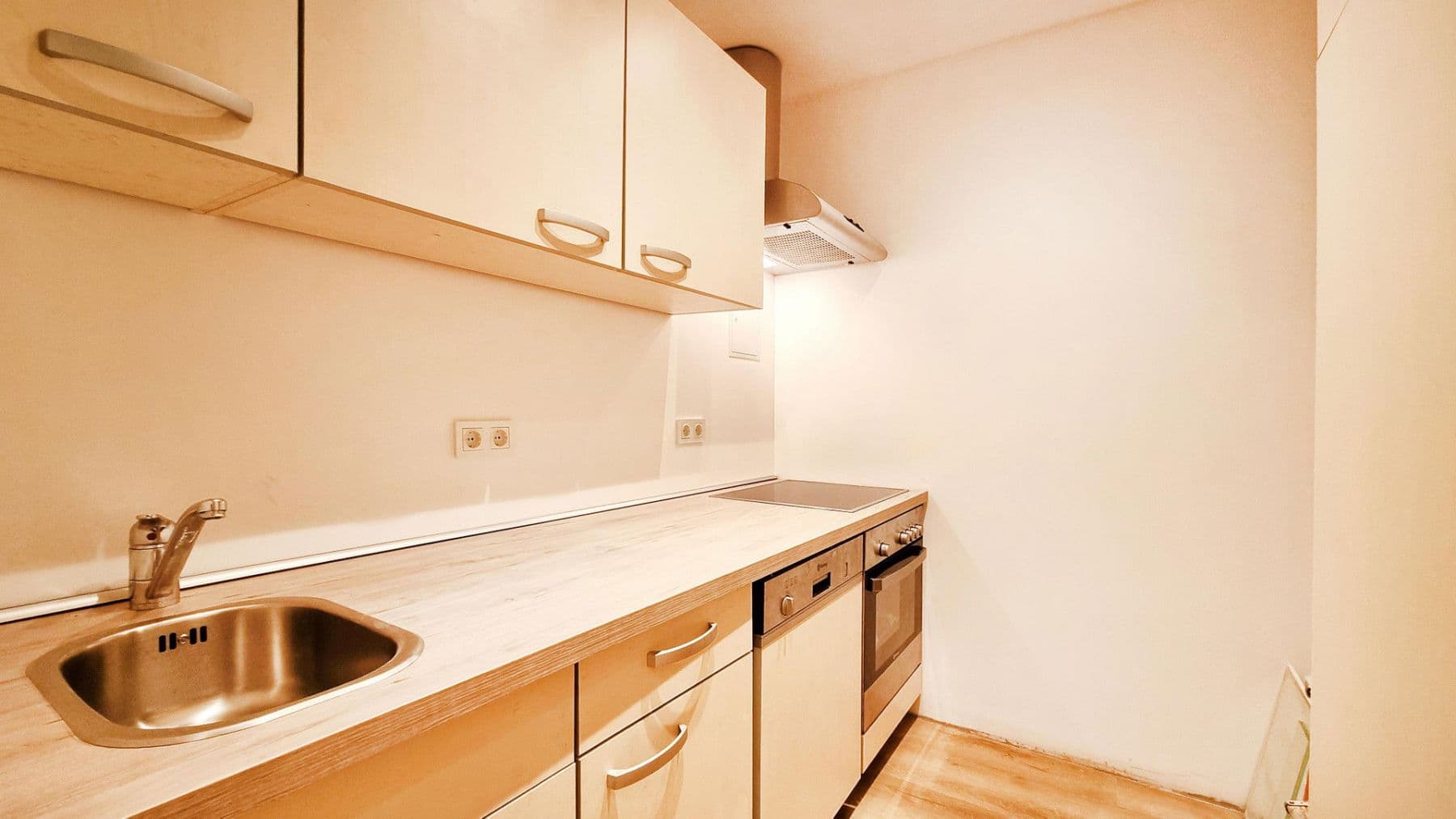 Prenájom bytu 4-izbový 80 m², Leystraße 42, Wien, Viedeň Prenájom bytu 4-izbový 80 m², Leystraße 42, Wien, Viedeň