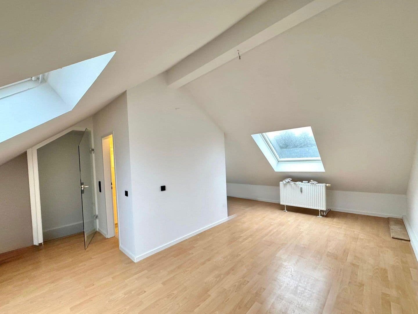 Prenájom bytu 3-izbový 100 m², Horbacherstraße 333, Aachen, Severné Porýnie - Westfálsko Prenájom bytu 3-izbový 100 m², Horbacherstraße 333, Aachen, Severné Porýnie - Westfálsko