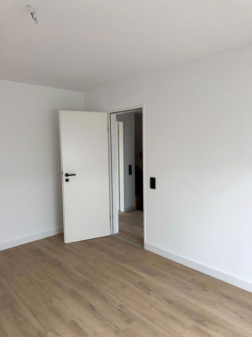 Prenájom bytu 3-izbový 100 m², Horbacherstraße 333, Aachen, Severné Porýnie - Westfálsko Prenájom bytu 3-izbový 100 m², Horbacherstraße 333, Aachen, Severné Porýnie - Westfálsko