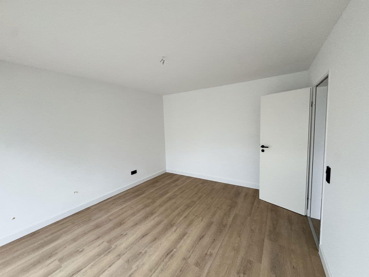 Prenájom bytu 3-izbový 100 m², Horbacherstraße 333, Aachen, Severné Porýnie - Westfálsko Prenájom bytu 3-izbový 100 m², Horbacherstraße 333, Aachen, Severné Porýnie - Westfálsko