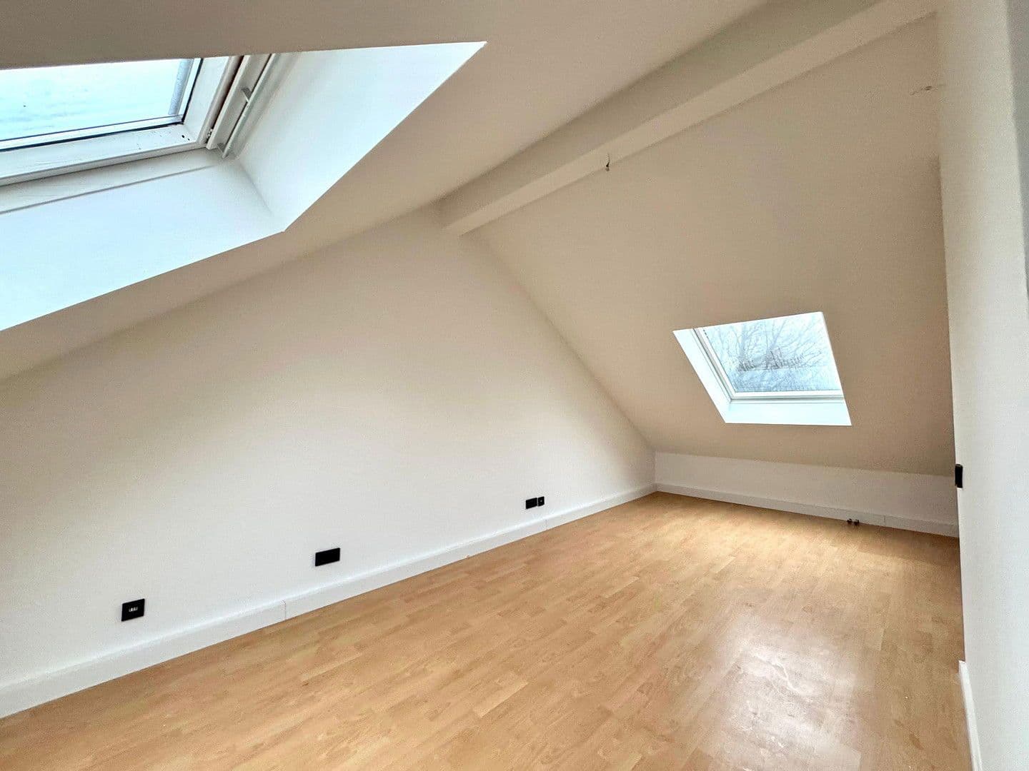 Prenájom bytu 3-izbový 100 m², Horbacherstraße 333, Aachen, Severné Porýnie - Westfálsko Prenájom bytu 3-izbový 100 m², Horbacherstraße 333, Aachen, Severné Porýnie - Westfálsko