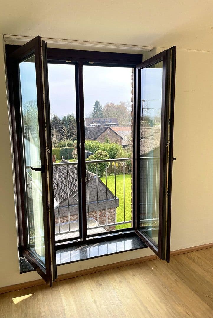 Prenájom bytu 3-izbový 100 m², Horbacherstraße 333, Aachen, Severné Porýnie - Westfálsko Prenájom bytu 3-izbový 100 m², Horbacherstraße 333, Aachen, Severné Porýnie - Westfálsko