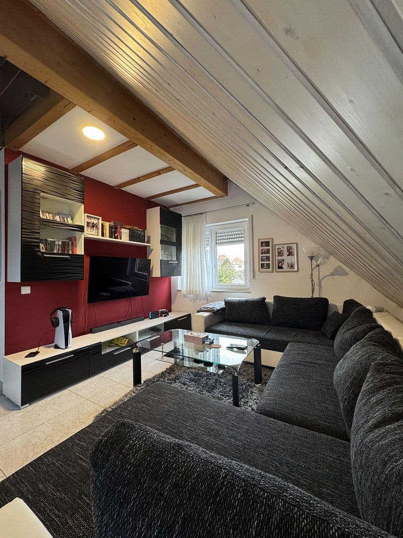 Prenájom bytu 2-izbový 45 m², Eningen unter Achalm, Bádensko-Wurttembersko Prenájom bytu 2-izbový 45 m², Eningen unter Achalm, Bádensko-Wurttembersko