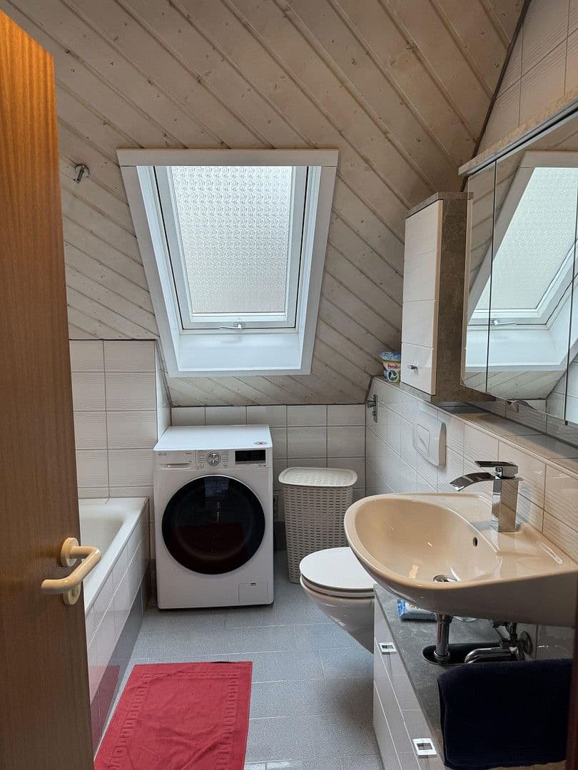 Prenájom bytu 2-izbový 45 m², Eningen unter Achalm, Bádensko-Wurttembersko Prenájom bytu 2-izbový 45 m², Eningen unter Achalm, Bádensko-Wurttembersko