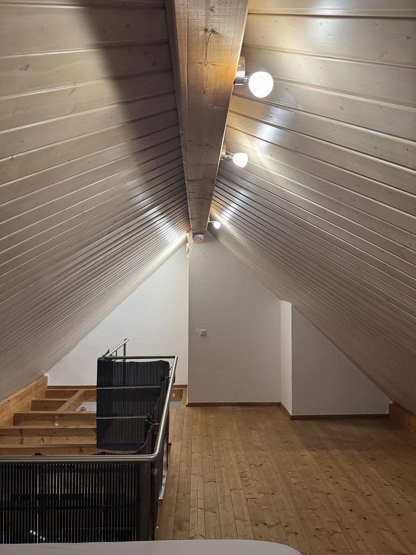 Prenájom bytu 2-izbový 45 m², Eningen unter Achalm, Bádensko-Wurttembersko Prenájom bytu 2-izbový 45 m², Eningen unter Achalm, Bádensko-Wurttembersko