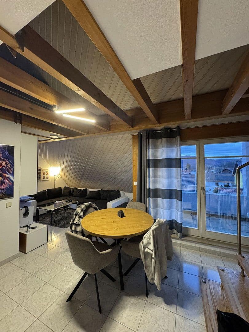 Prenájom bytu 2-izbový 45 m², Eningen unter Achalm, Bádensko-Wurttembersko Prenájom bytu 2-izbový 45 m², Eningen unter Achalm, Bádensko-Wurttembersko