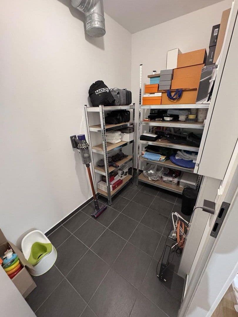 Prenájom bytu 2-izbový 78 m², Wolframstraße 39, Stuttgart, Bádensko-Wurttembersko Prenájom bytu 2-izbový 78 m², Wolframstraße 39, Stuttgart, Bádensko-Wurttembersko