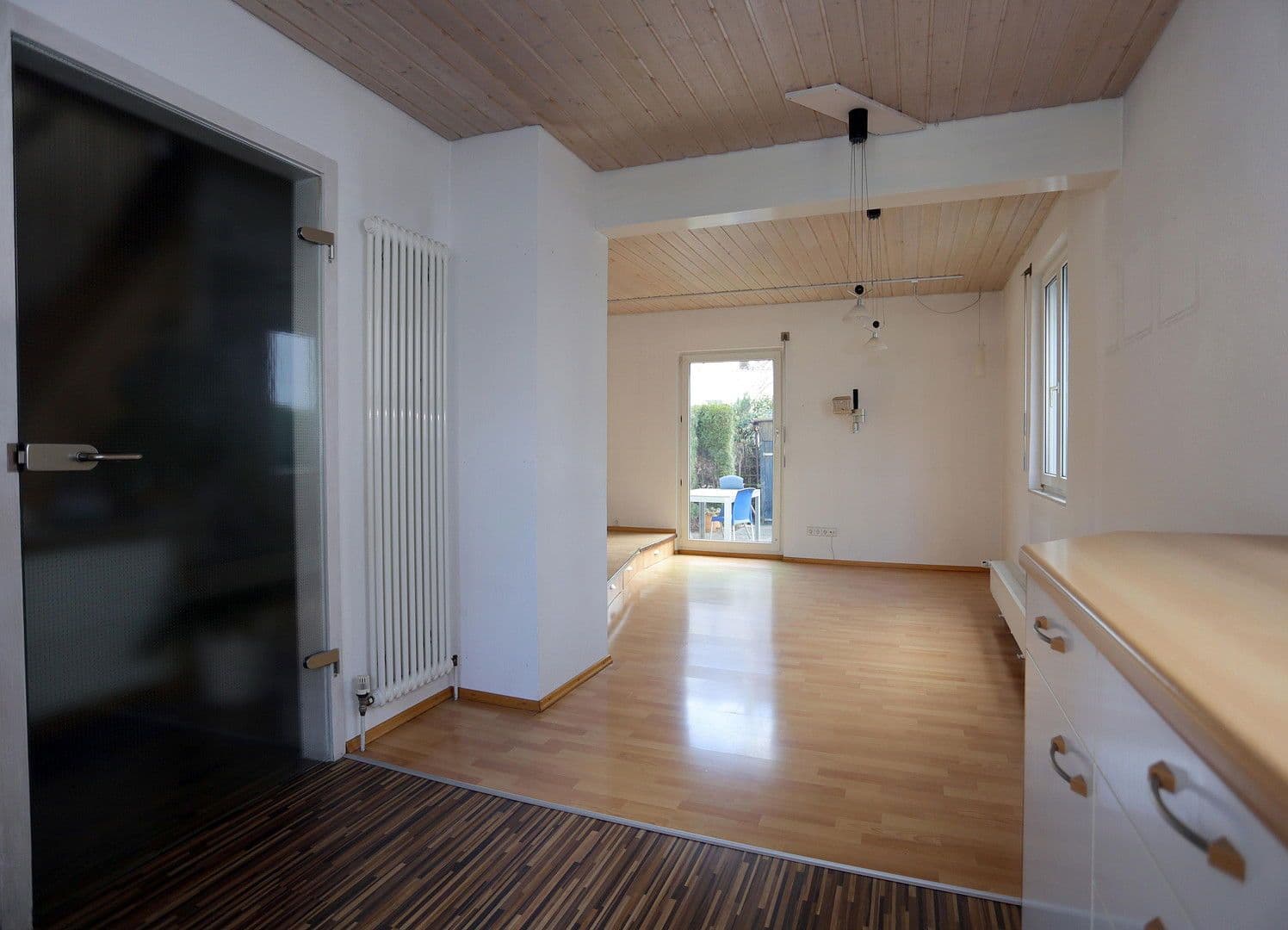 Predaj domu 95 m², pozemek 142 m², Reutlingen, Bádensko-Wurttembersko Predaj domu 95 m², pozemek 142 m², Reutlingen, Bádensko-Wurttembersko