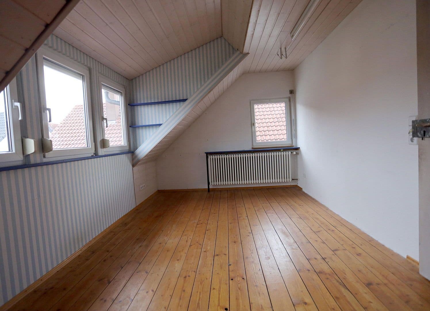 Predaj domu 95 m², pozemek 142 m², Reutlingen, Bádensko-Wurttembersko Predaj domu 95 m², pozemek 142 m², Reutlingen, Bádensko-Wurttembersko