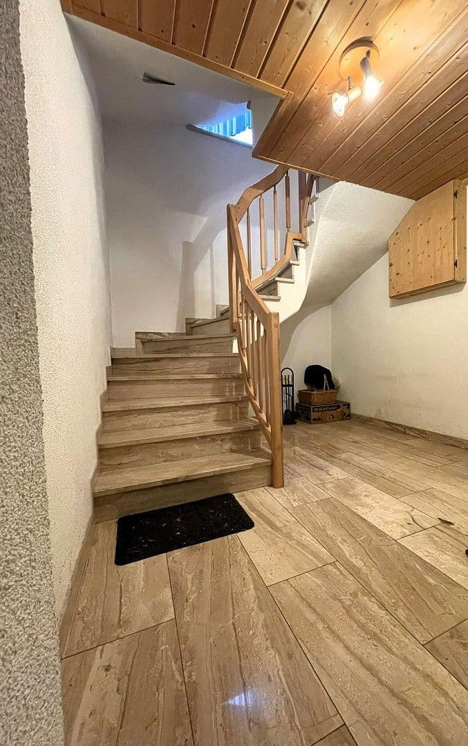 Predaj domu 140 m², pozemek 761 m², Hofheim in Unterfranken, Bavorsko Predaj domu 140 m², pozemek 761 m², Hofheim in Unterfranken, Bavorsko