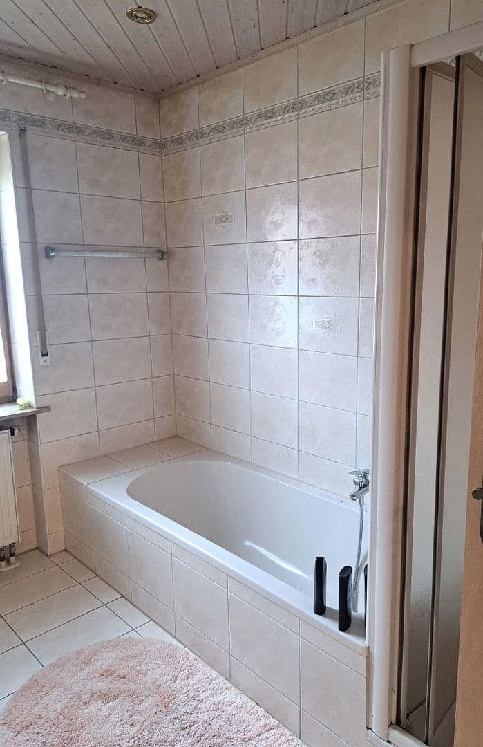 Predaj domu 140 m², pozemek 761 m², Hofheim in Unterfranken, Bavorsko Predaj domu 140 m², pozemek 761 m², Hofheim in Unterfranken, Bavorsko