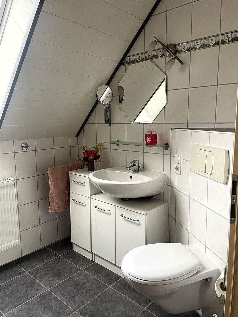 Predaj domu 140 m², pozemek 761 m², Hofheim in Unterfranken, Bavorsko Predaj domu 140 m², pozemek 761 m², Hofheim in Unterfranken, Bavorsko