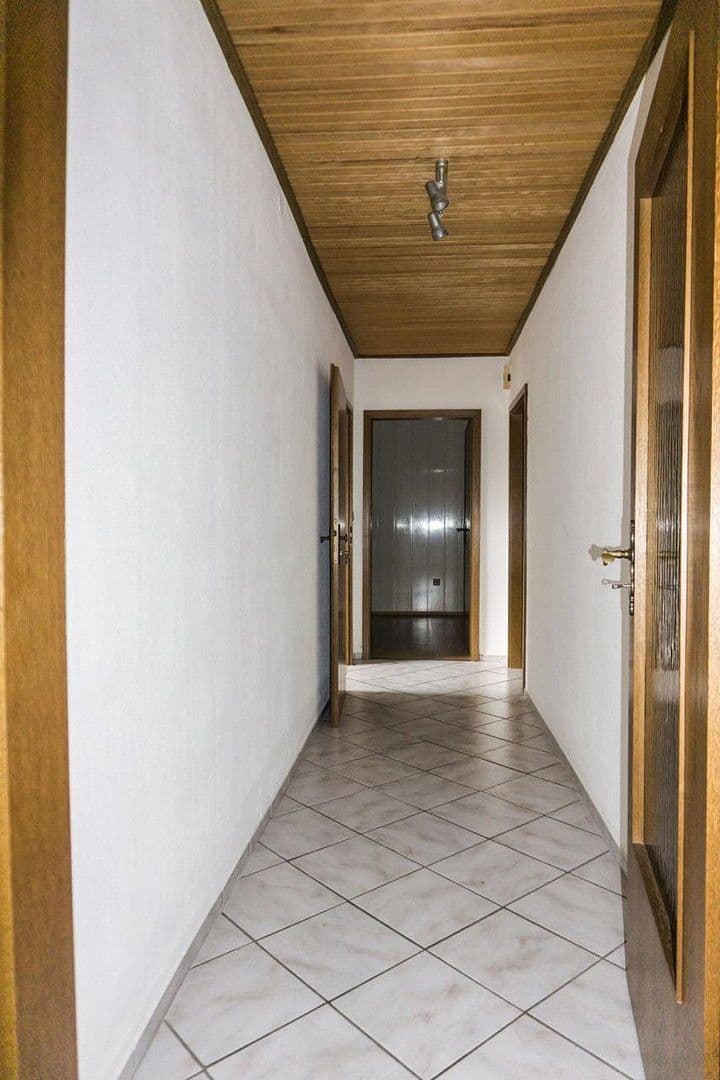 Prenájom bytu 3-izbový 90 m², Meerbusch, Severné Porýnie - Westfálsko Prenájom bytu 3-izbový 90 m², Meerbusch, Severné Porýnie - Westfálsko