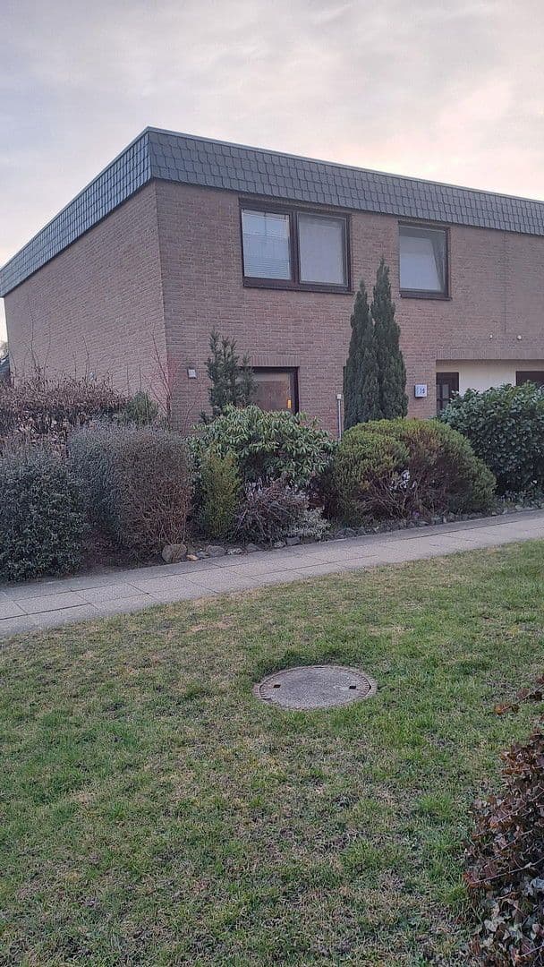 Predaj domu 129 m², pozemek 285 m², Glogauer Str. 10, Lüneburg, Dolné Sasko Predaj domu 129 m², pozemek 285 m², Glogauer Str. 10, Lüneburg, Dolné Sasko