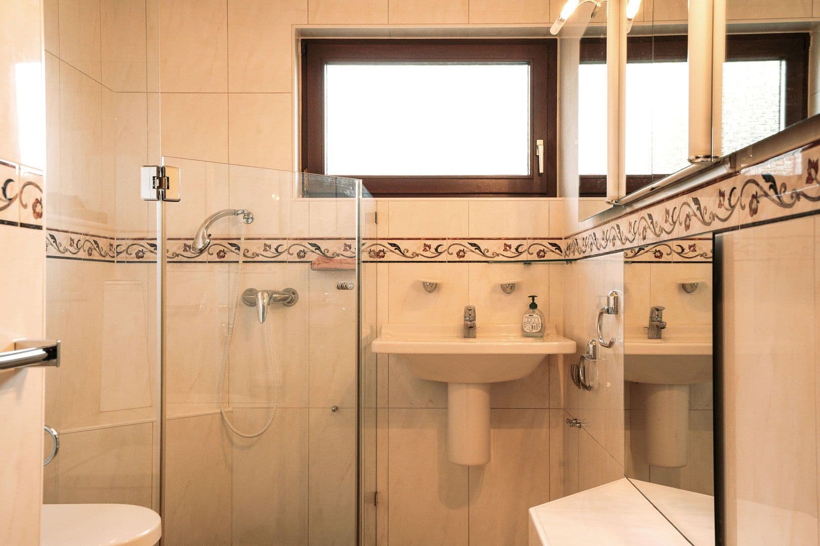 Predaj domu 268 m², pozemek 587 m², Wiesbaden, Hesensko Predaj domu 268 m², pozemek 587 m², Wiesbaden, Hesensko