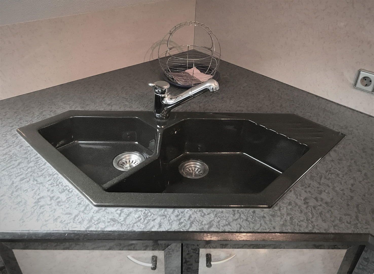 Prenájom bytu 2-izbový 55 m², Kusterdingen, Bádensko-Wurttembersko Prenájom bytu 2-izbový 55 m², Kusterdingen, Bádensko-Wurttembersko