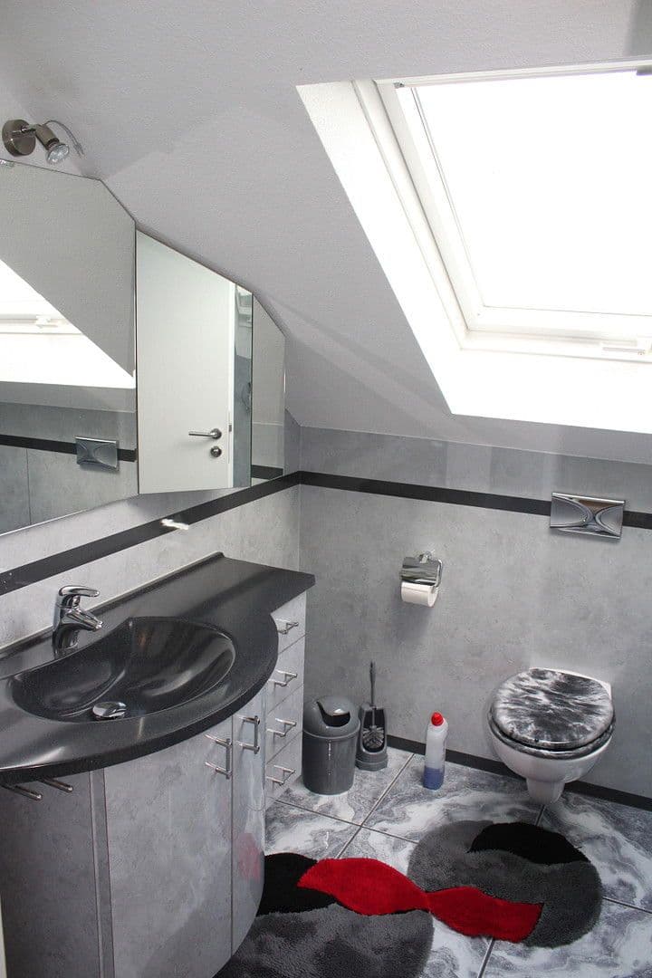 Prenájom bytu 2-izbový 55 m², Kusterdingen, Bádensko-Wurttembersko Prenájom bytu 2-izbový 55 m², Kusterdingen, Bádensko-Wurttembersko