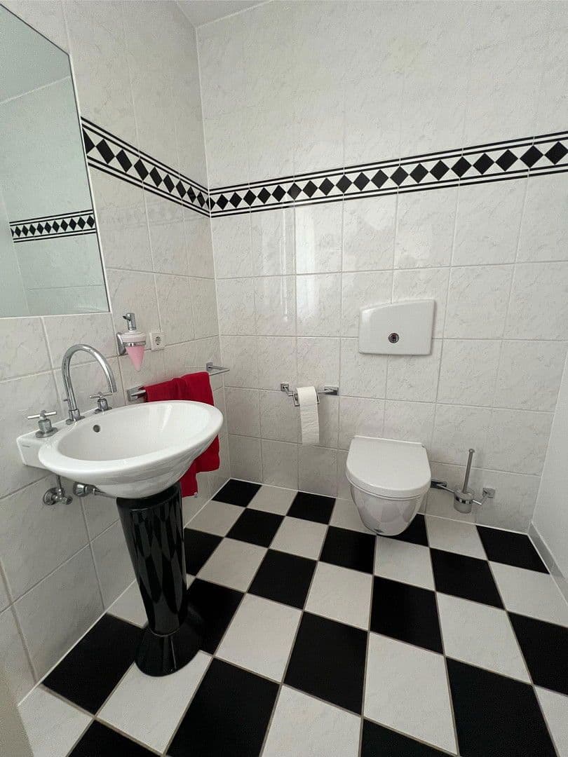 Predaj domu 304 m², pozemek 2.136 m², Traben-Trarbach, Porýnie-Falcko Predaj domu 304 m², pozemek 2.136 m², Traben-Trarbach, Porýnie-Falcko