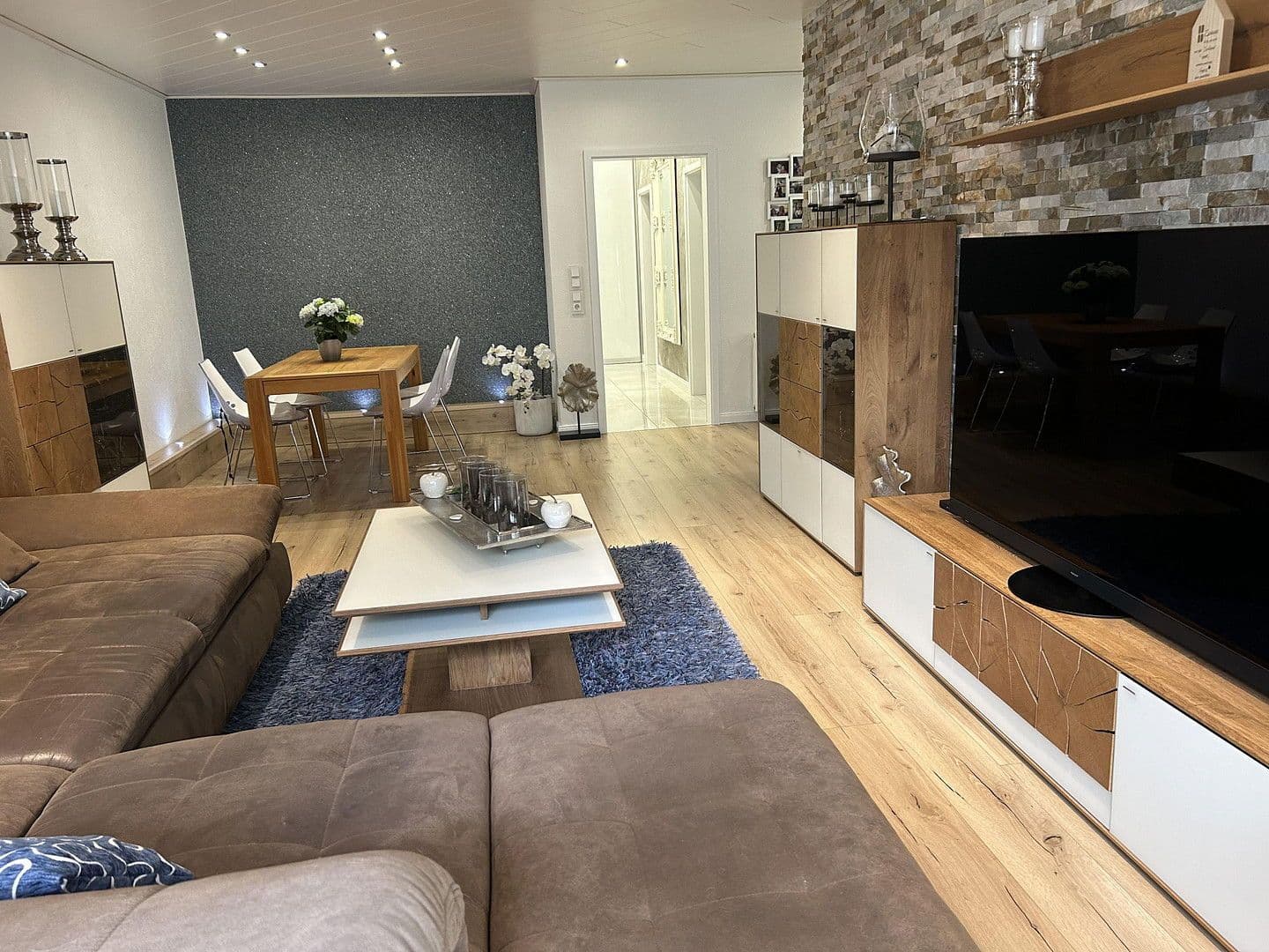 Predaj bytu 4-izbový 107 m², Oerlinghausen, Severné Porýnie - Westfálsko Predaj bytu 4-izbový 107 m², Oerlinghausen, Severné Porýnie - Westfálsko