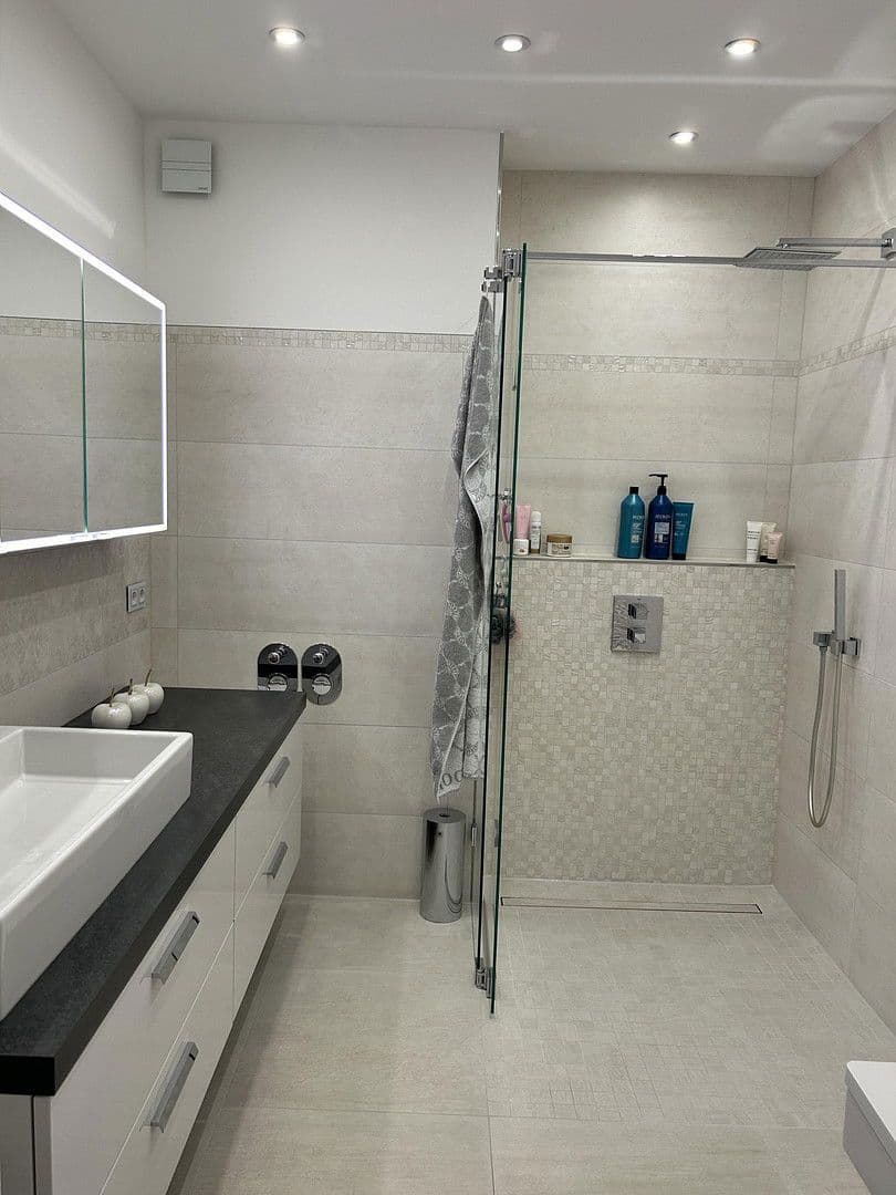 Predaj bytu 4-izbový 107 m², Oerlinghausen, Severné Porýnie - Westfálsko Predaj bytu 4-izbový 107 m², Oerlinghausen, Severné Porýnie - Westfálsko