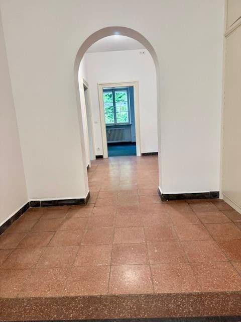 Prenájom kancelárie 162 m², Karl-Theodor-Strasse 18, München, Bavorsko Prenájom kancelárie 162 m², Karl-Theodor-Strasse 18, München, Bavorsko