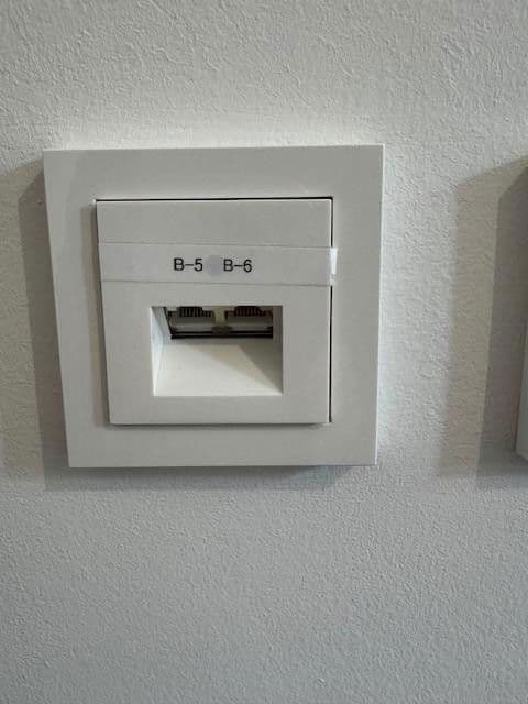 Prenájom kancelárie 162 m², Karl-Theodor-Strasse 18, München, Bavorsko Prenájom kancelárie 162 m², Karl-Theodor-Strasse 18, München, Bavorsko