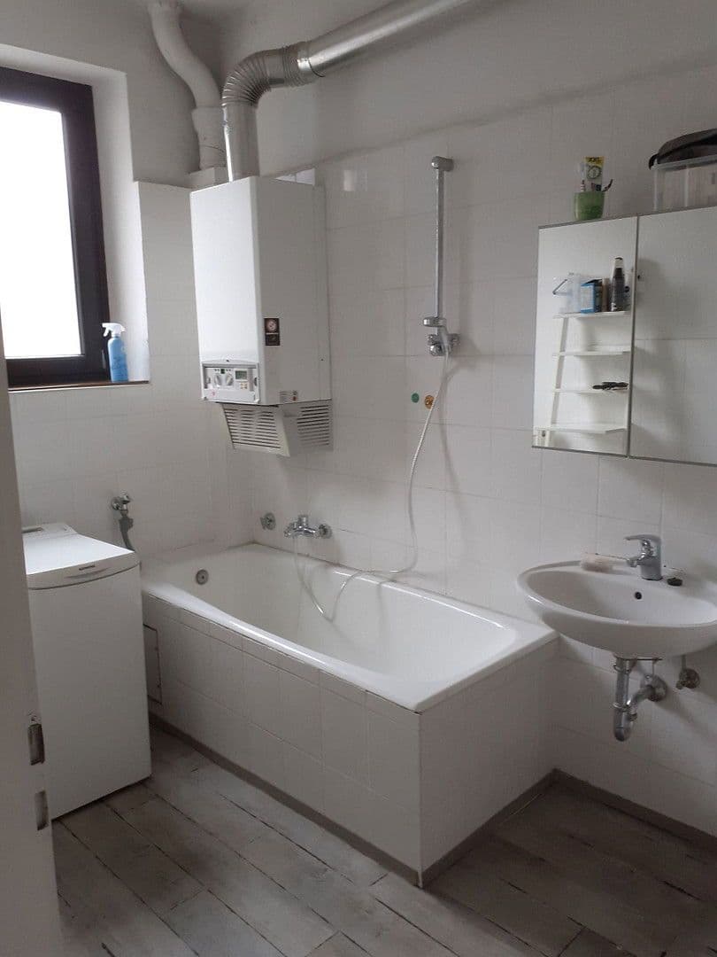 Prenájom bytu 4-izbový 120 m², Douglasstr. 6, Karlsruhe, Bádensko-Wurttembersko Prenájom bytu 4-izbový 120 m², Douglasstr. 6, Karlsruhe, Bádensko-Wurttembersko