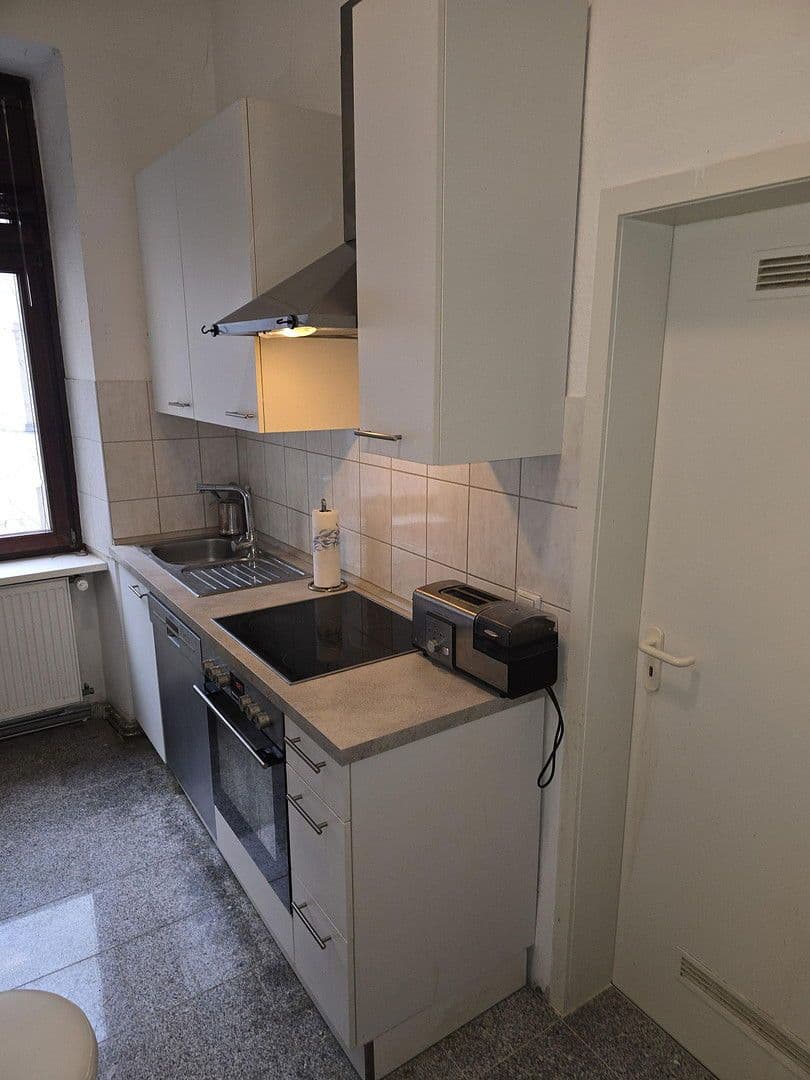 Prenájom bytu 4-izbový 120 m², Douglasstr. 6, Karlsruhe, Bádensko-Wurttembersko Prenájom bytu 4-izbový 120 m², Douglasstr. 6, Karlsruhe, Bádensko-Wurttembersko