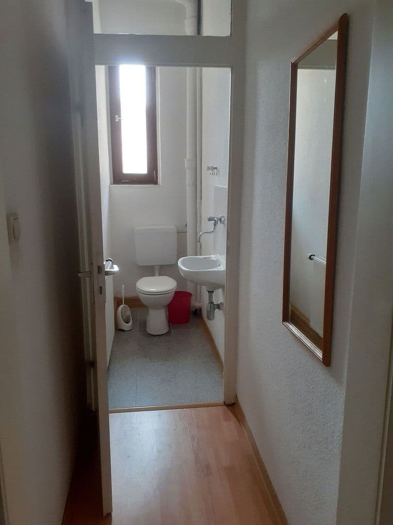 Prenájom bytu 4-izbový 120 m², Douglasstr. 6, Karlsruhe, Bádensko-Wurttembersko Prenájom bytu 4-izbový 120 m², Douglasstr. 6, Karlsruhe, Bádensko-Wurttembersko