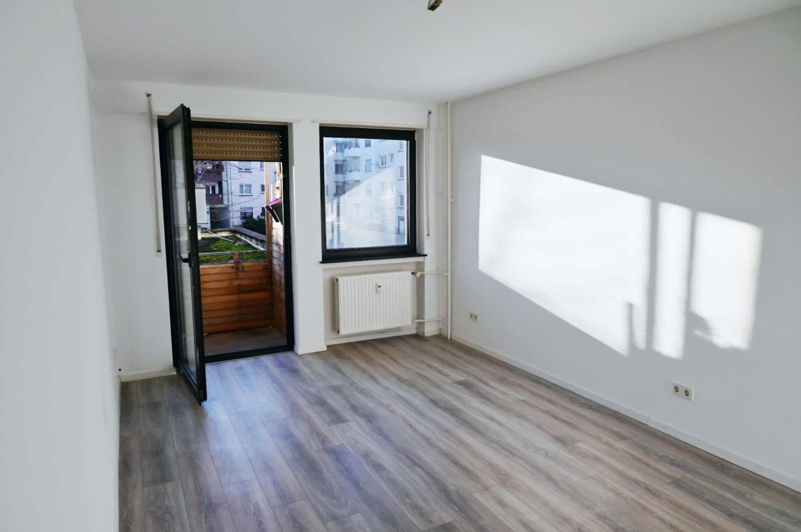 Prenájom bytu 2-izbový 67 m², Mannheim, Bádensko-Wurttembersko Prenájom bytu 2-izbový 67 m², Mannheim, Bádensko-Wurttembersko