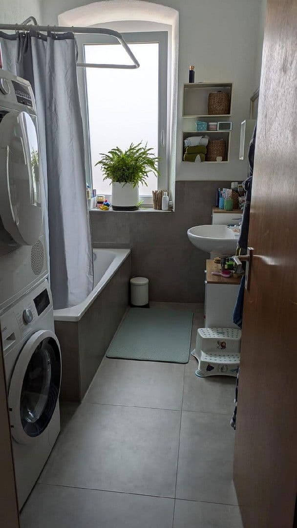 Prenájom bytu 4-izbový 89 m², Kaufering, Bavorsko Prenájom bytu 4-izbový 89 m², Kaufering, Bavorsko