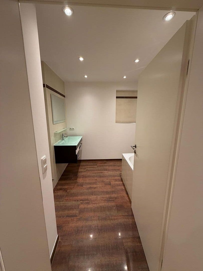 Predaj bytu 2-izbový 81 m², München, Bavorsko Predaj bytu 2-izbový 81 m², München, Bavorsko