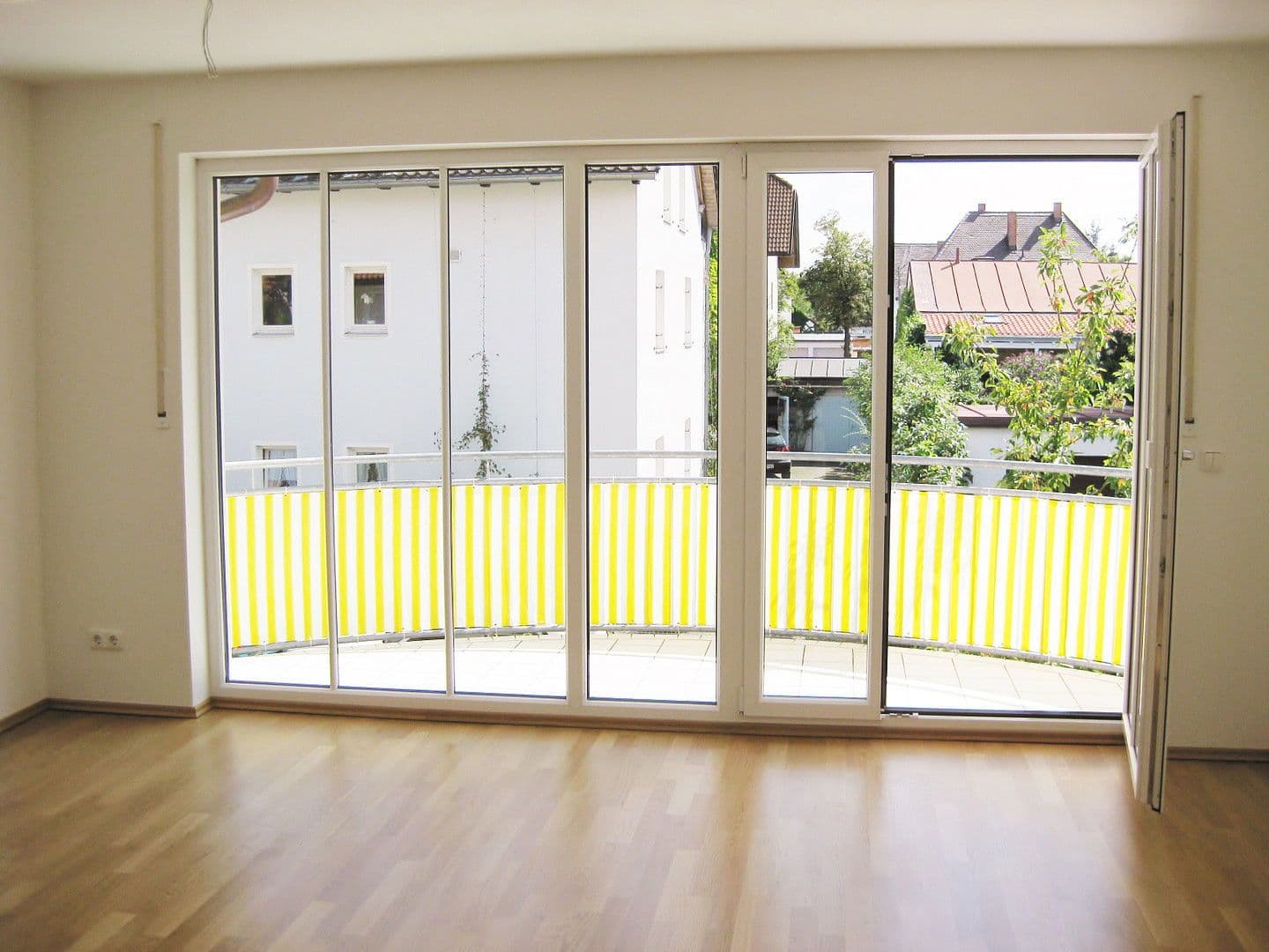 Prenájom bytu 2-izbový 54 m², München, Bavorsko Prenájom bytu 2-izbový 54 m², München, Bavorsko