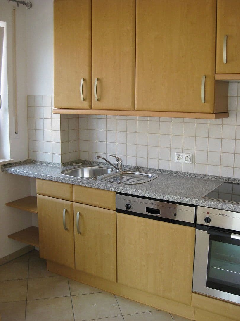 Prenájom bytu 2-izbový 54 m², München, Bavorsko Prenájom bytu 2-izbový 54 m², München, Bavorsko