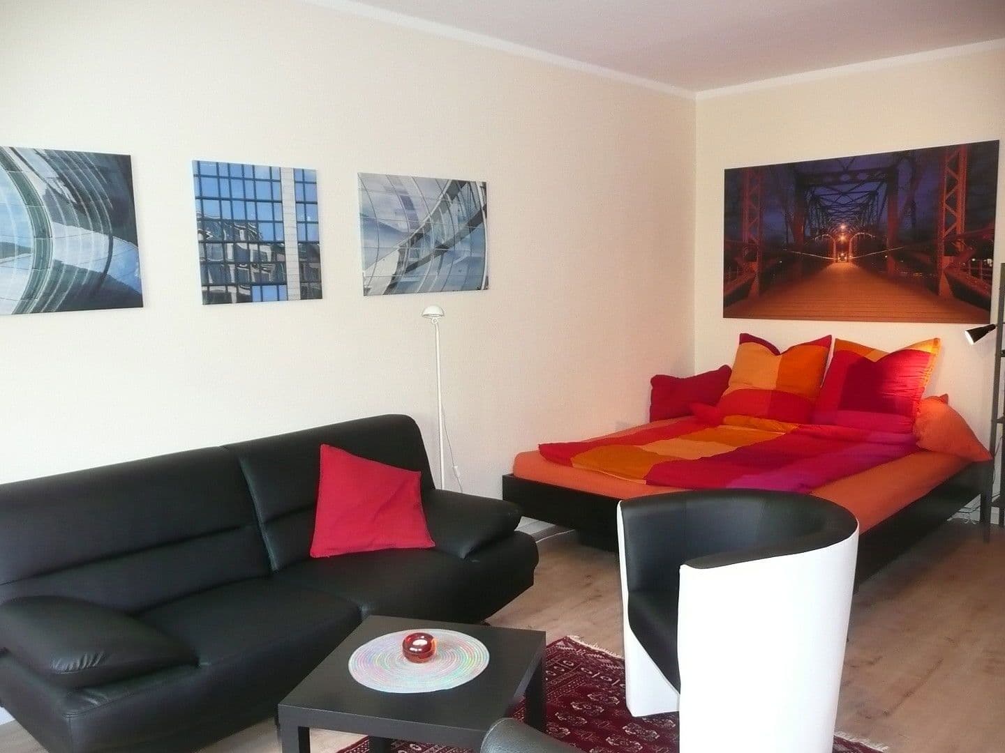 Prenájom bytu 1-izbový 38 m², Landhausstr. 4, Berlin, Berlín Prenájom bytu 1-izbový 38 m², Landhausstr. 4, Berlin, Berlín