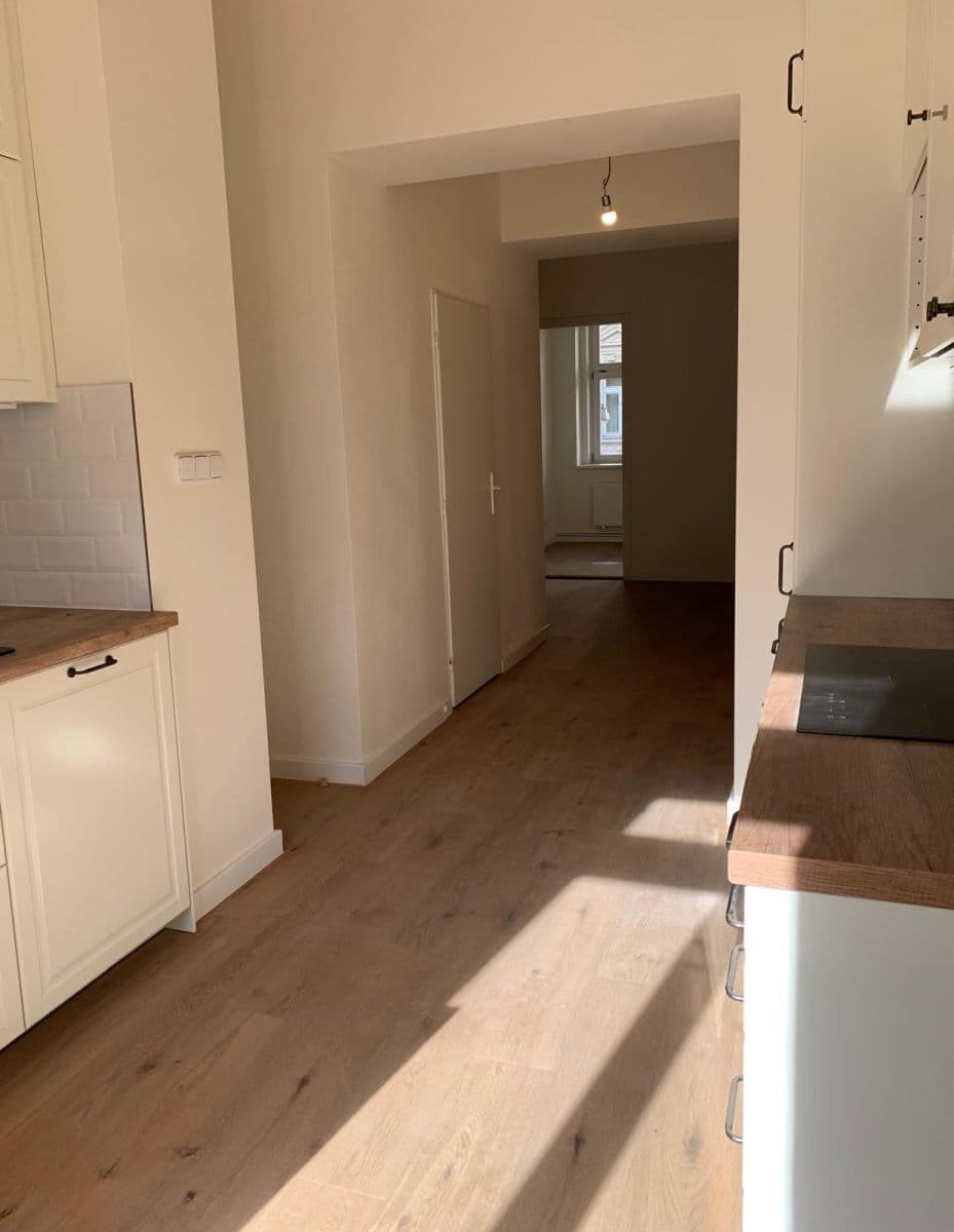 Prenájom bytu 2-izbový 70 m², Heřmanova, Praha, Praha Prenájom bytu 2-izbový 70 m², Heřmanova, Praha, Praha