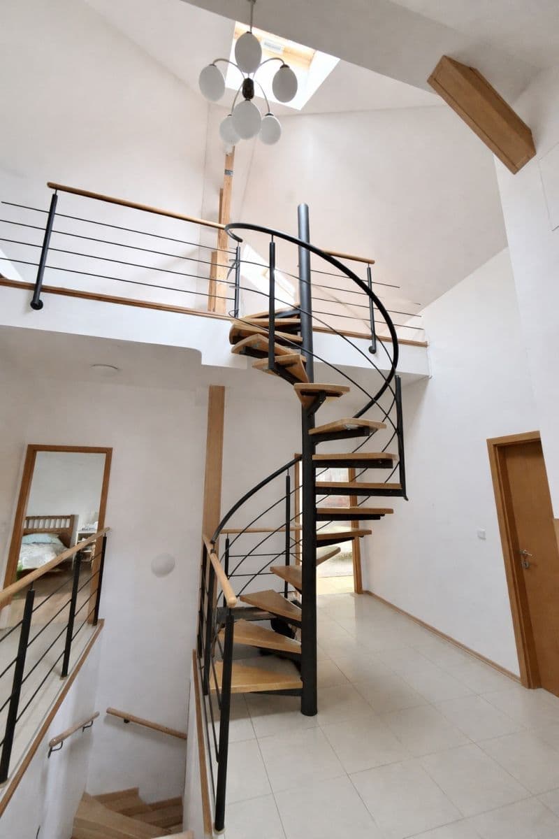 Prenájom domu 320 m², pozemek 500 m², Ochozská, Praha, Praha Prenájom domu 320 m², pozemek 500 m², Ochozská, Praha, Praha