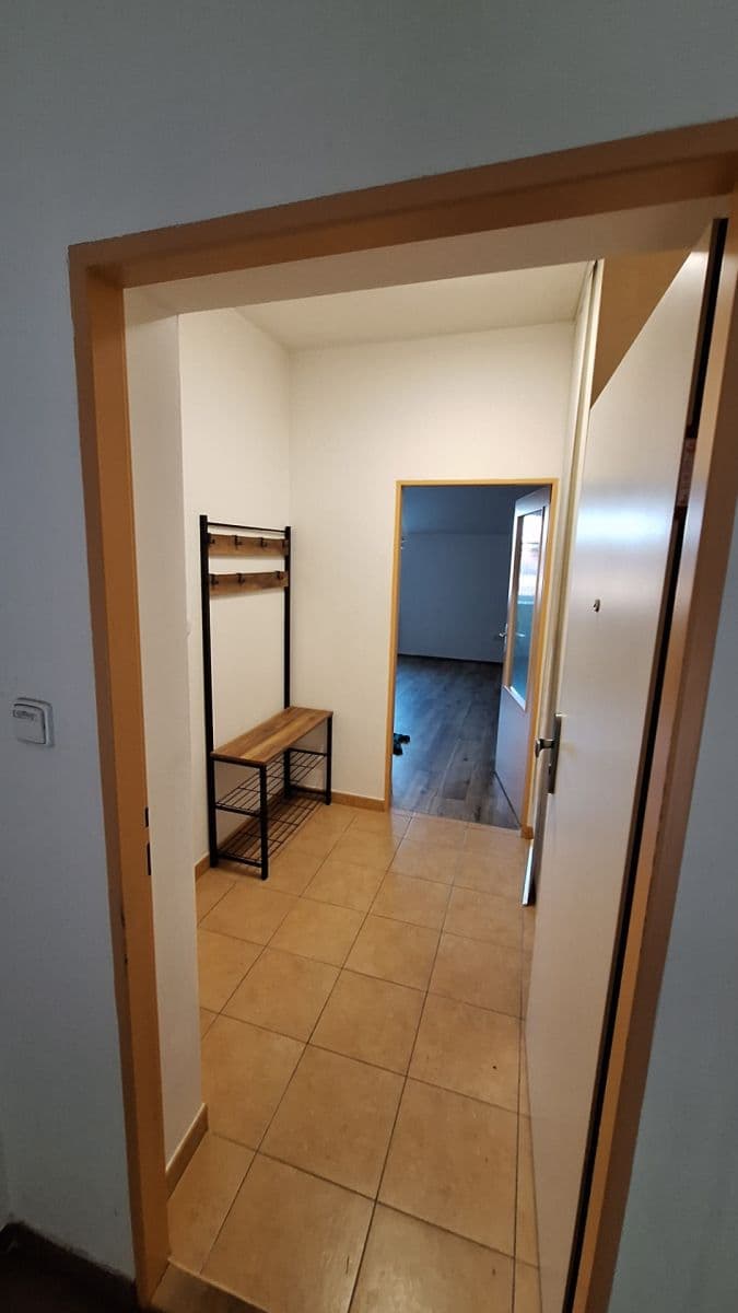 Prenájom bytu 2-izbový 53 m², Kaštanová, Milovice, Středočeský kraj Prenájom bytu 2-izbový 53 m², Kaštanová, Milovice, Středočeský kraj