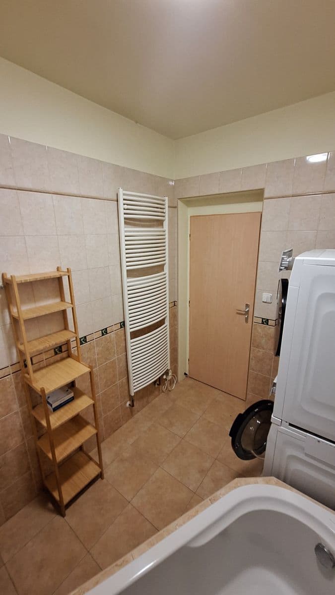 Prenájom bytu 2-izbový 53 m², Kaštanová, Milovice, Středočeský kraj Prenájom bytu 2-izbový 53 m², Kaštanová, Milovice, Středočeský kraj