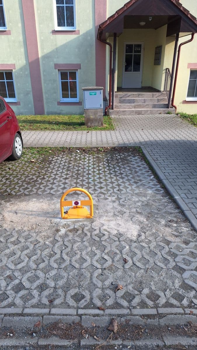 Prenájom bytu 2-izbový 53 m², Kaštanová, Milovice, Středočeský kraj Prenájom bytu 2-izbový 53 m², Kaštanová, Milovice, Středočeský kraj