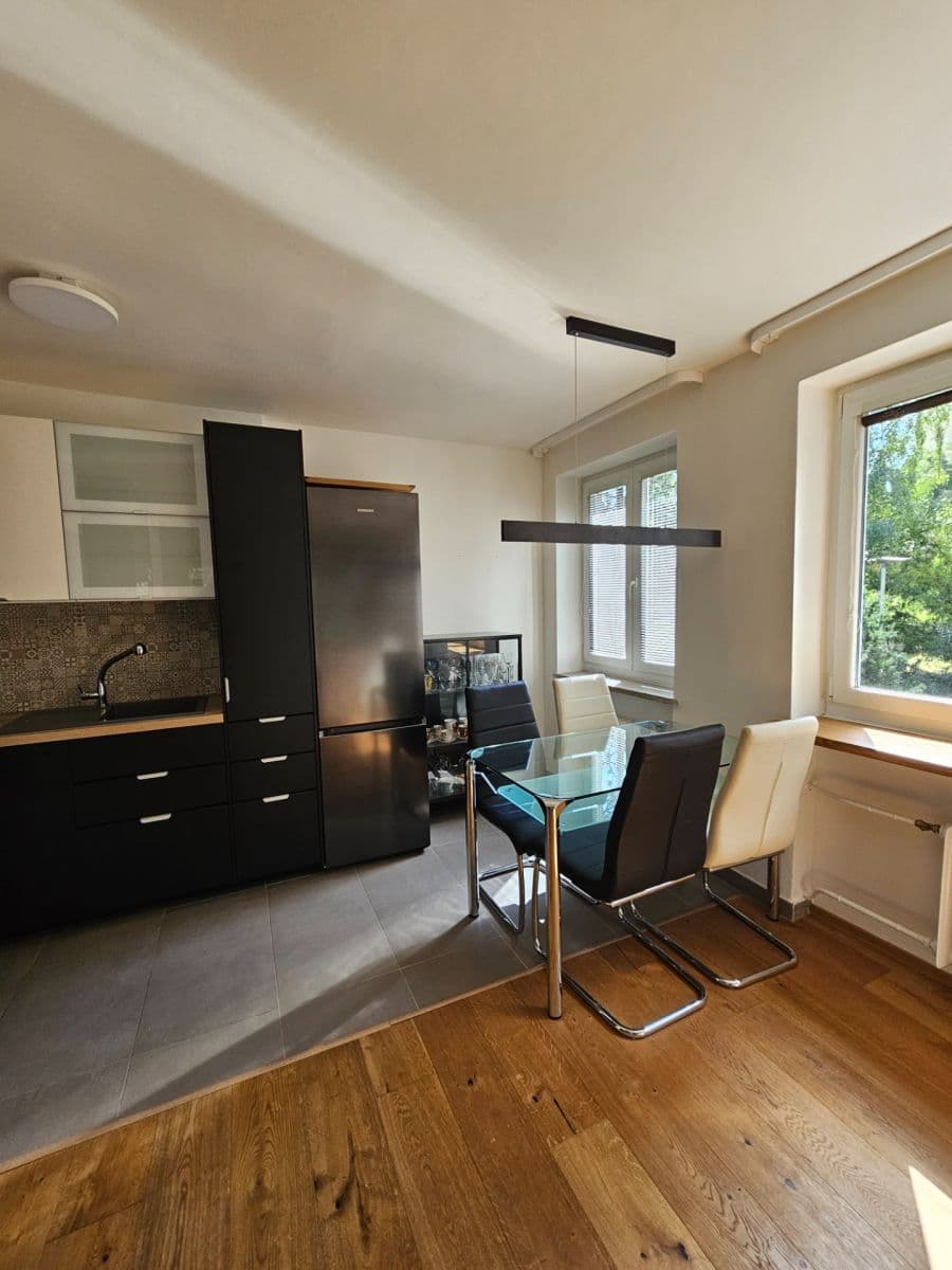 Prenájom bytu 2-izbový 58 m², Na Poustkách, Praha, Praha Prenájom bytu 2-izbový 58 m², Na Poustkách, Praha, Praha