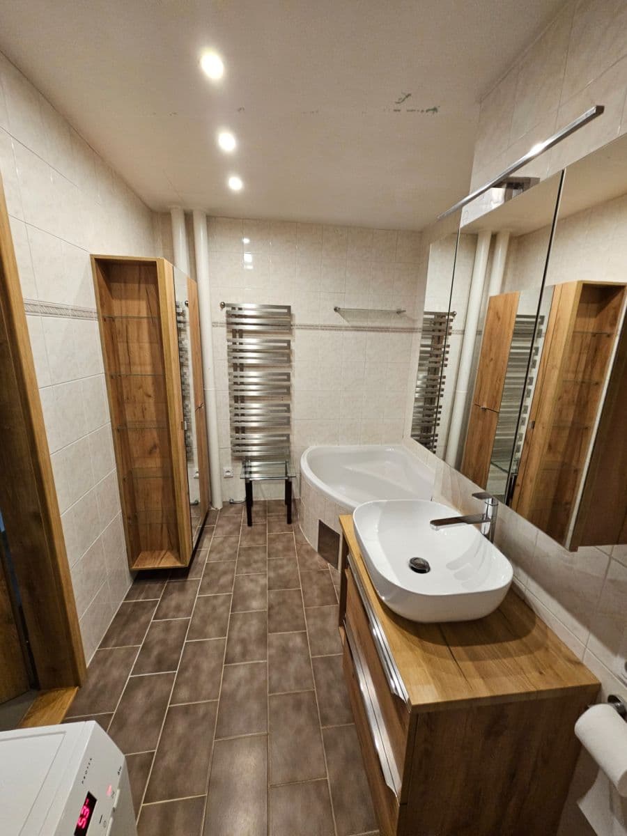 Prenájom bytu 2-izbový 58 m², Na Poustkách, Praha, Praha Prenájom bytu 2-izbový 58 m², Na Poustkách, Praha, Praha