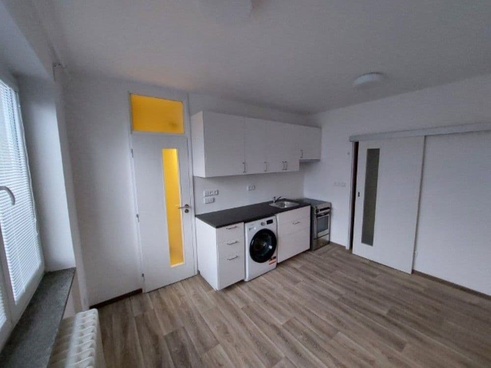 Prenájom bytu 1-izbový 43 m², Lužická, Brno, Jihomoravský kraj Prenájom bytu 1-izbový 43 m², Lužická, Brno, Jihomoravský kraj