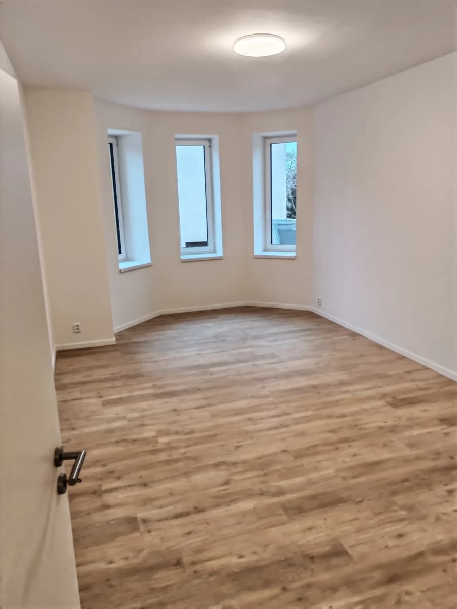Prenájom bytu 3-izbový 89 m², U Vysočanského pivovaru, Praha, Praha Prenájom bytu 3-izbový 89 m², U Vysočanského pivovaru, Praha, Praha