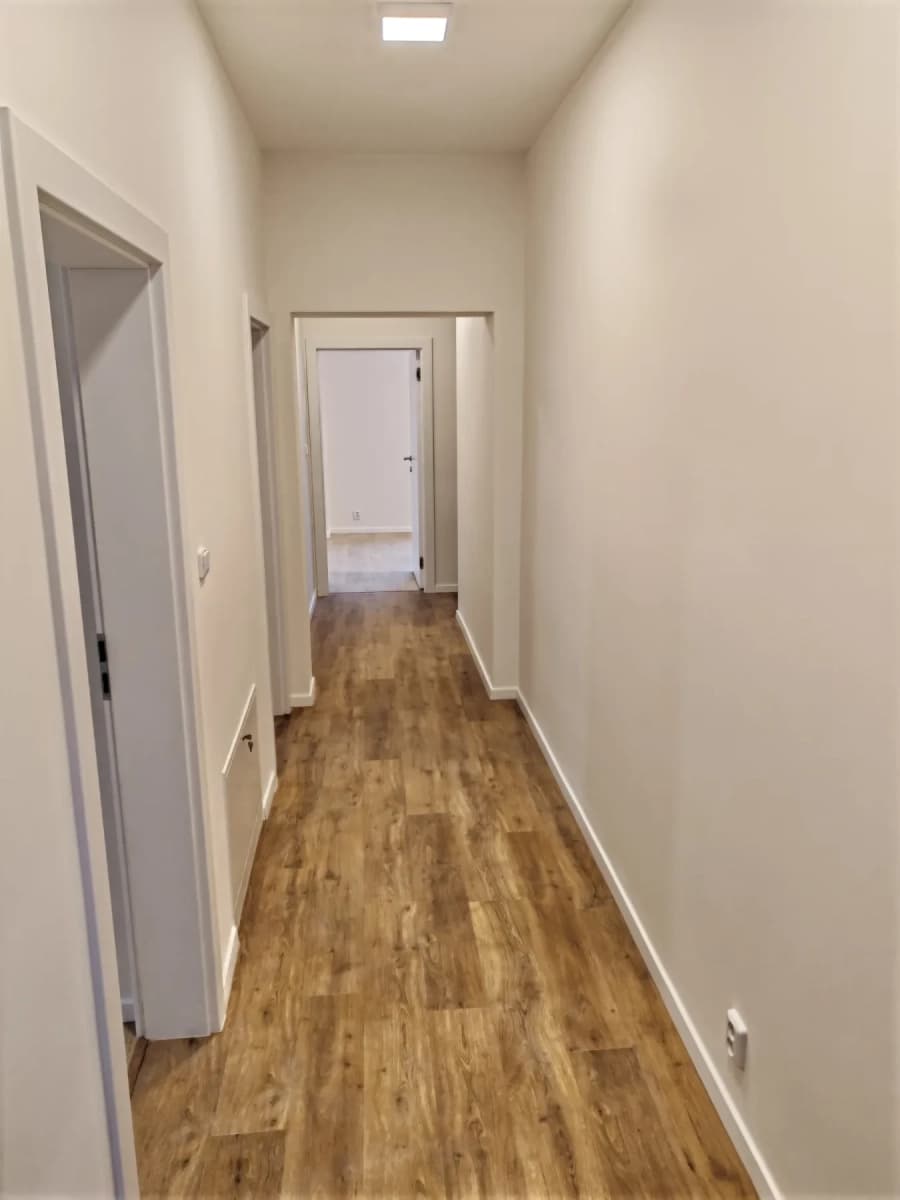 Prenájom bytu 3-izbový 89 m², U Vysočanského pivovaru, Praha, Praha Prenájom bytu 3-izbový 89 m², U Vysočanského pivovaru, Praha, Praha