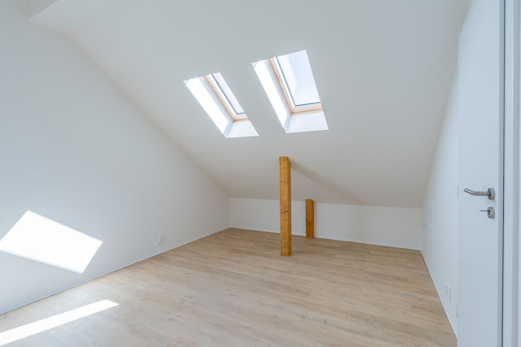 Prenájom bytu 2-izbový 67 m², U Vysočanského pivovaru, Praha, Praha Prenájom bytu 2-izbový 67 m², U Vysočanského pivovaru, Praha, Praha